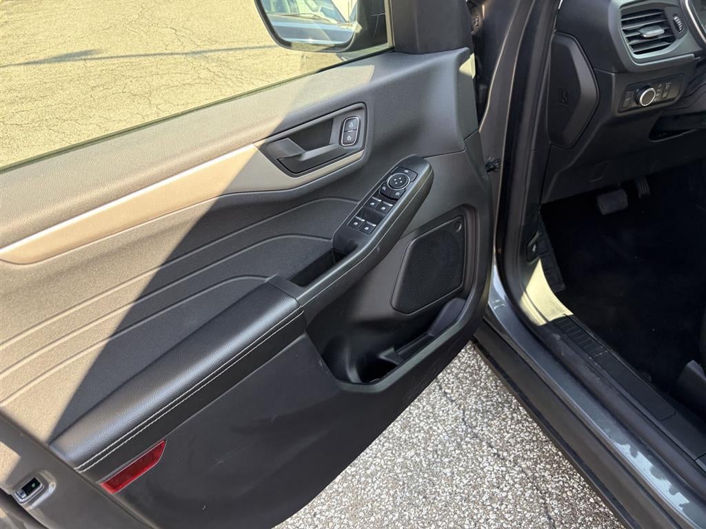 2022 Ford ESCAPE SE SE