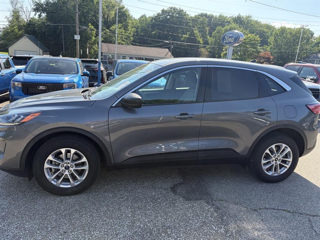 2022 Ford ESCAPE SE SE