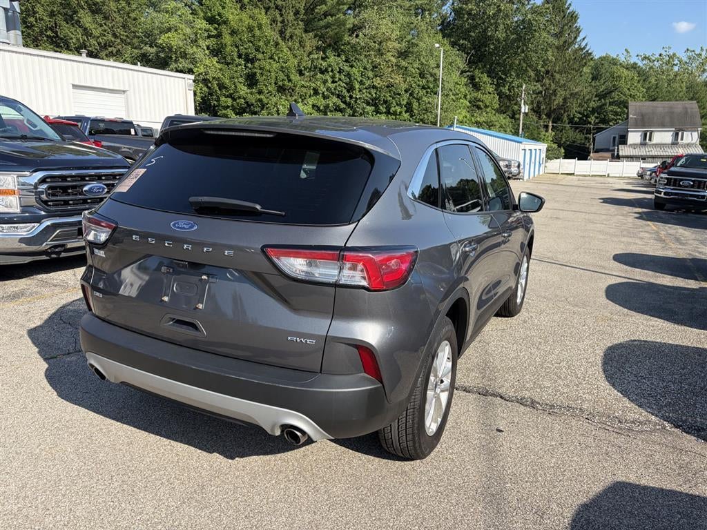 2022 Ford ESCAPE SE SE