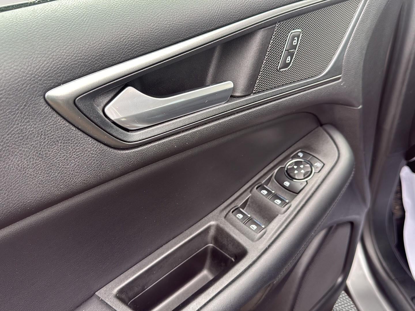 2021 Ford Edge SE
